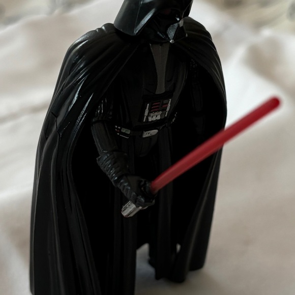 HASBRO STAR WARS DARTH VADER WITH CAPE AND LIGHTSABER FIGURINE LFL C-001D - Picture 2 of 3